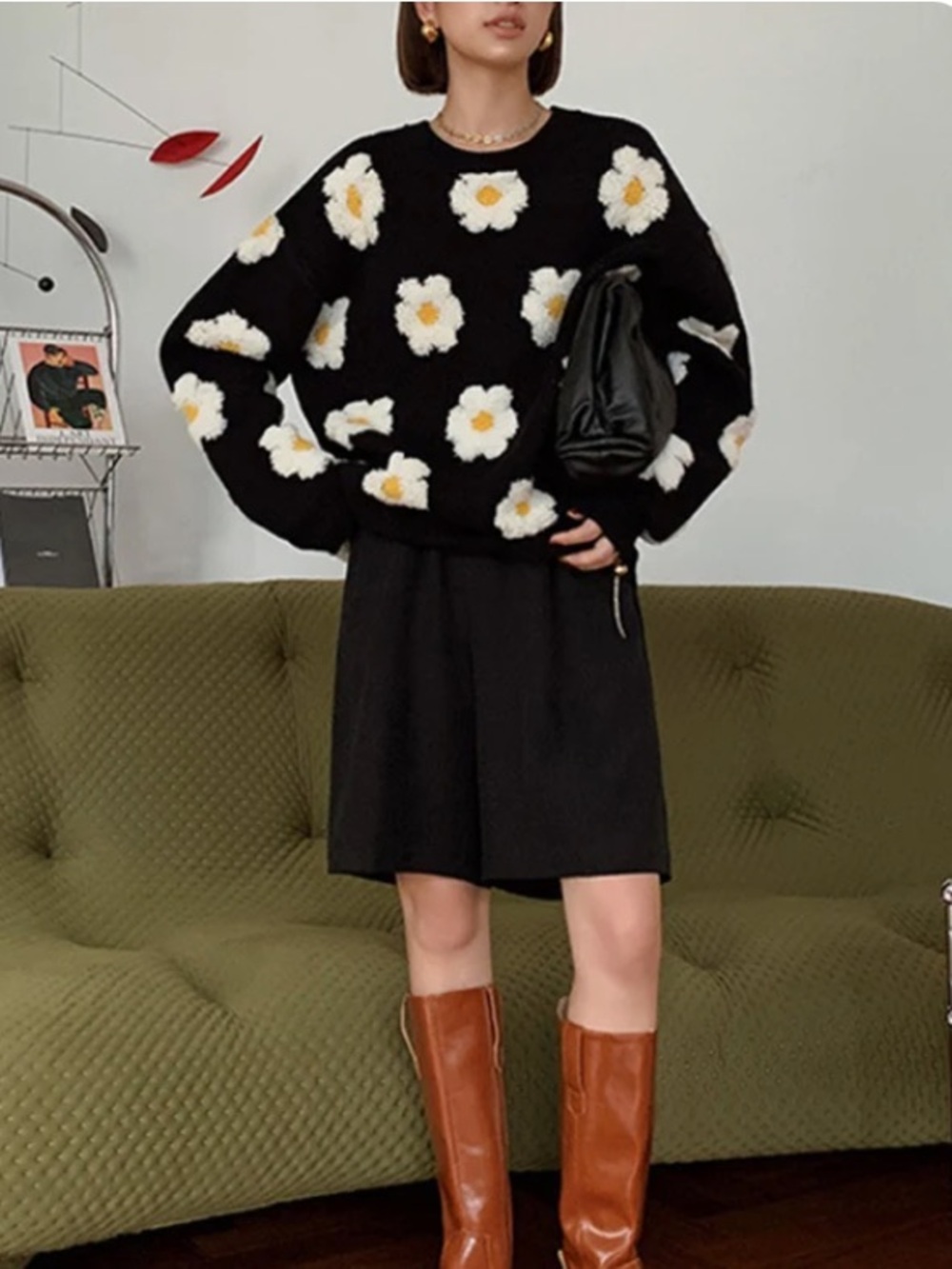 โจNWT COMMENSE Floral Daisy ๐ผ Knit Crewneck Sweater | Black & White - M - Picture 2 of 6